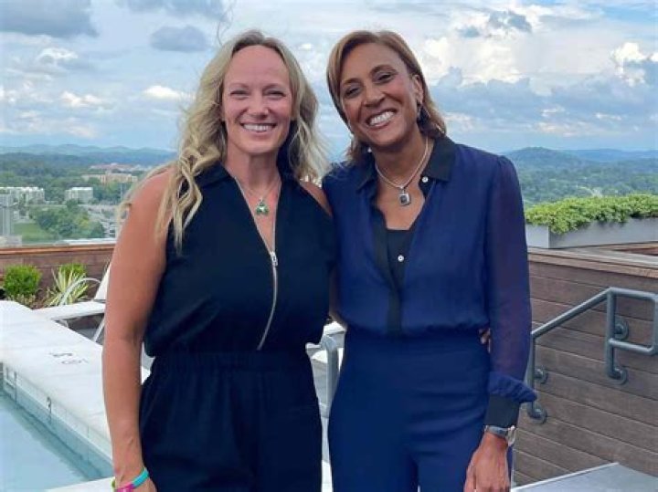 Age Difference Between Robin Roberts And Amber Laign