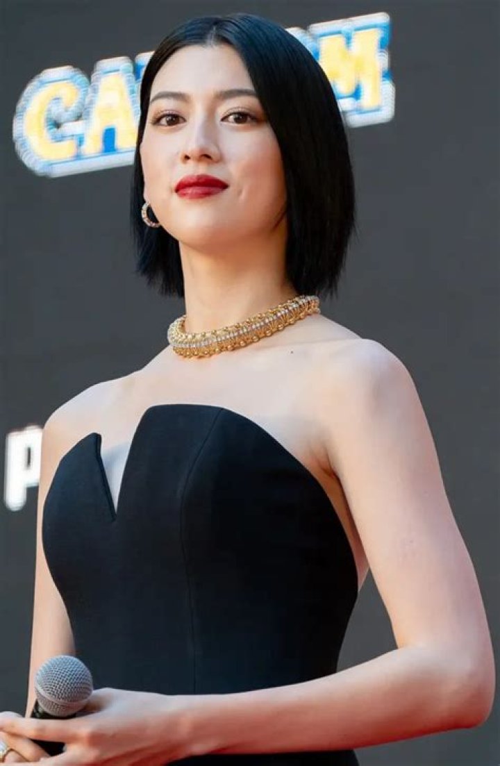 Ayaka Miyoshi Height, Weight, Net Worth, Age, Birthday, Wikipedia, Who, Instagram, Biography