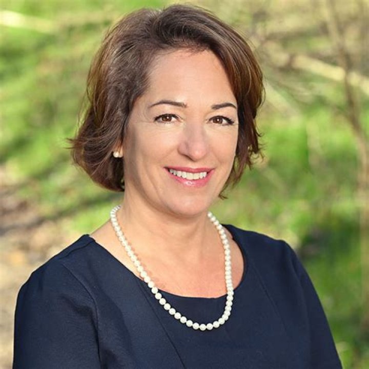 Carol D. Leonnig Height, Weight, Net Worth, Age, Birthday, Wikipedia, Who, Nationality, Biography