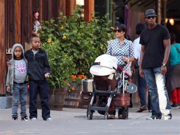 
Dave Chappelle’s Wife, Net Worth, Kids, Family, Netflix Show, Age, Son 