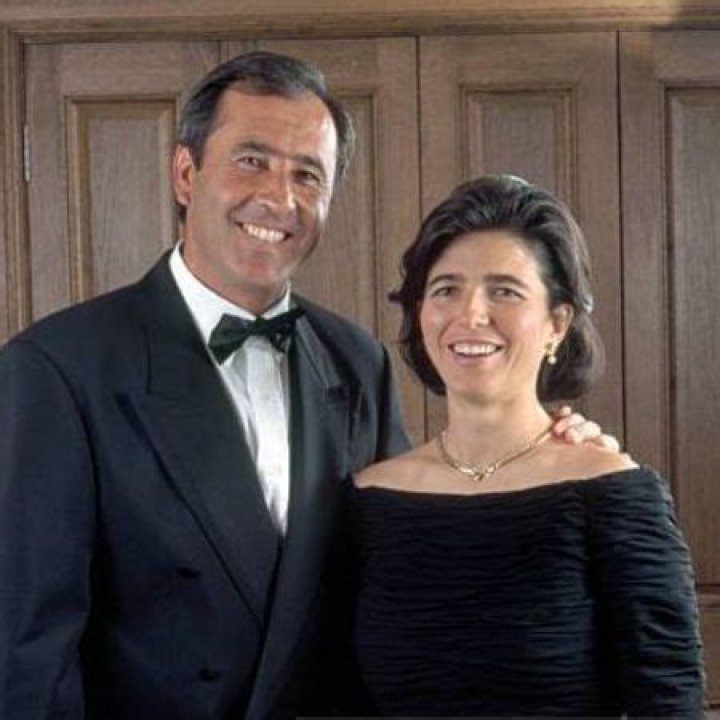 
First Meeting of Seve and Ex-wife, Carmen 