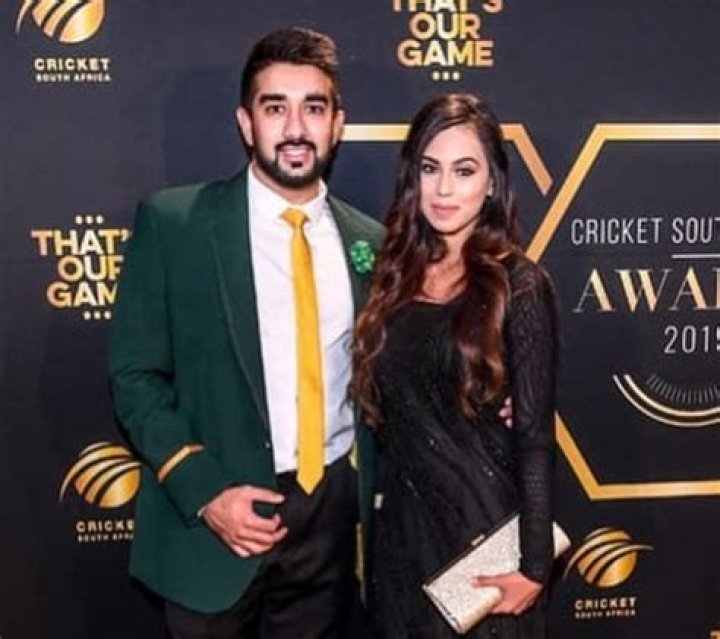 
How Old Is Khadija Shariff? Tabraiz Shamsi Wife – How Long Have They Been Married? 
