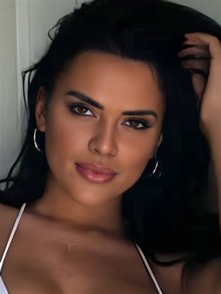 Kelsie Watts Height, Weight, Net Worth, Age, Birthday, Wikipedia, Who, Instagram, Biography