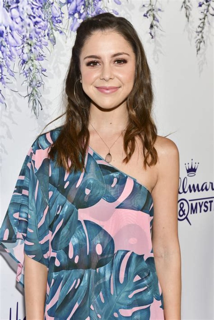 Makenzie Vega Height, Weight, Net Worth, Age, Birthday, Wikipedia, Who, Nationality, Biography