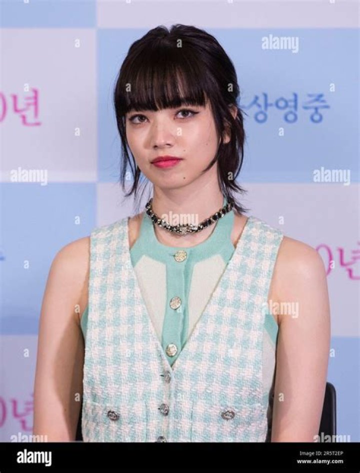 
Nana Komatsu Height, Weight, Net Worth, Age, Birthday, Wikipedia, Who, Nationality, Biography 