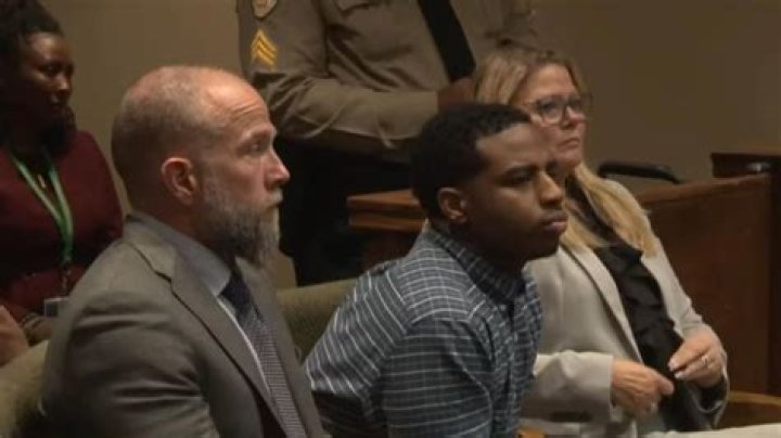 
What are the charges against DeShawn Thomas? Suspect arrested over shooting homeless man in St. Louis 