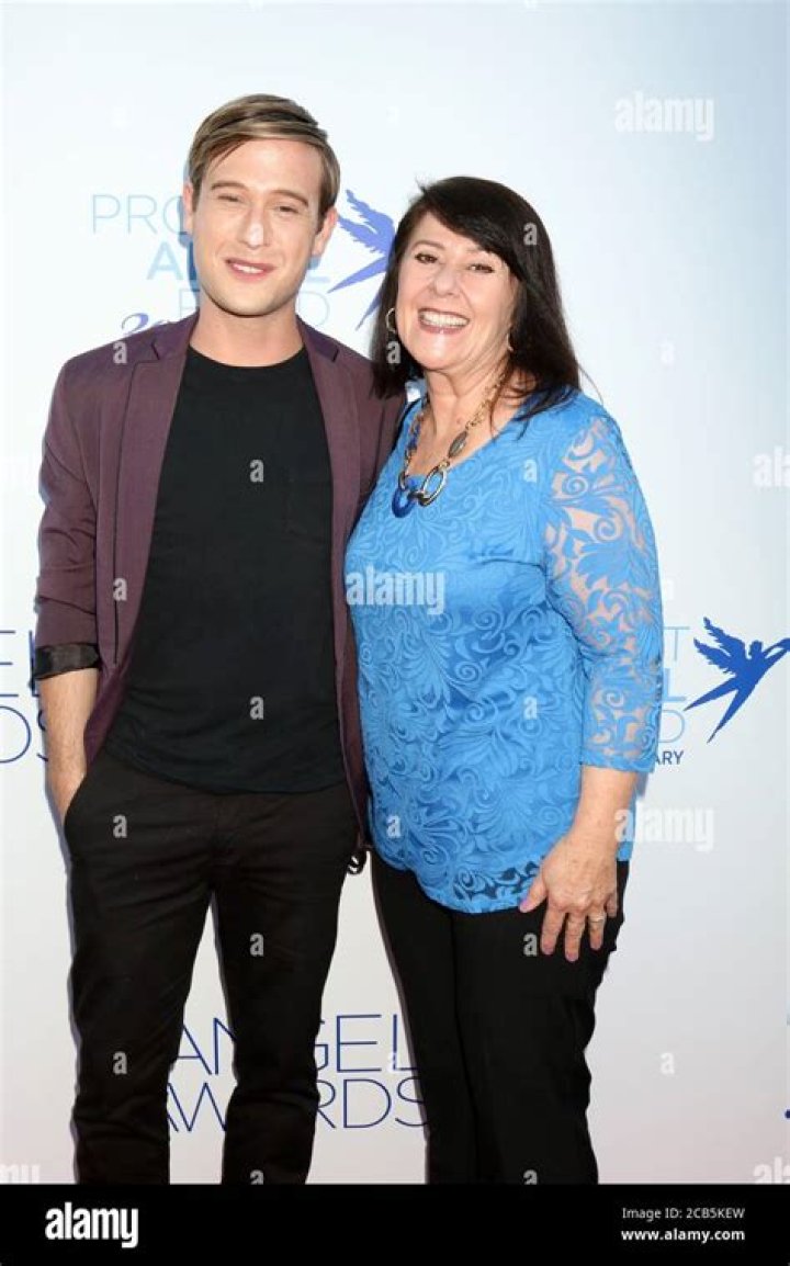 Who is Tyler Henry’s Mother? Where is Tyler Henry’s Mom Theresa Koelewyn Now?